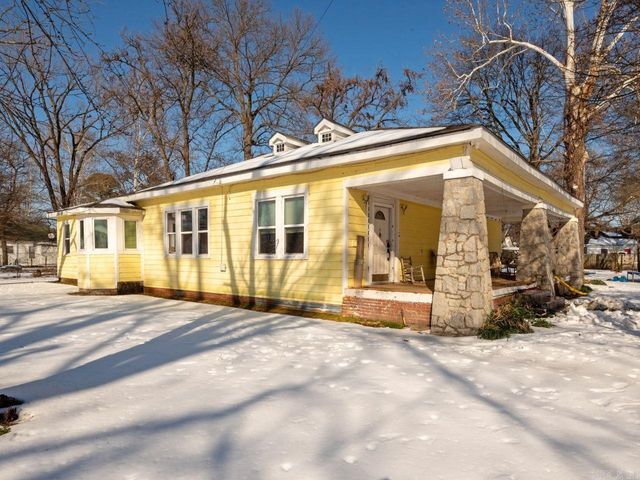 303 E Nichols Street, England, AR 72046