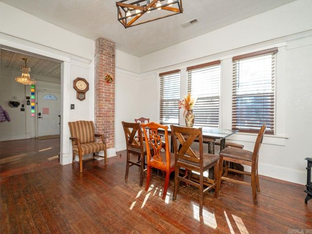 303 E Nichols Street, England, AR 72046