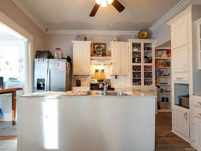 303 E Nichols Street, England, AR 72046