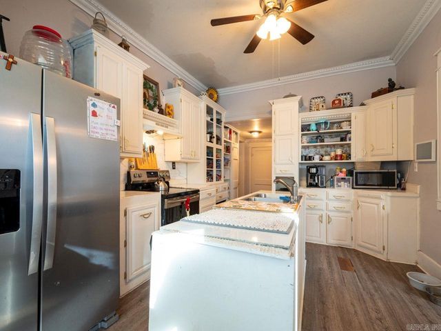 303 E Nichols Street, England, AR 72046