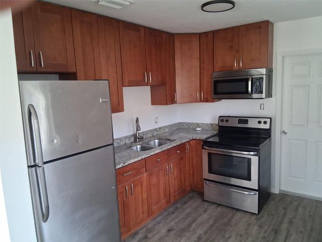 2855 40TH AVENUE N, St Petersburg, FL 33714