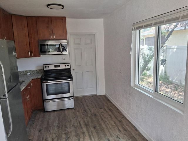 2855 40TH AVENUE N, St Petersburg, FL 33714