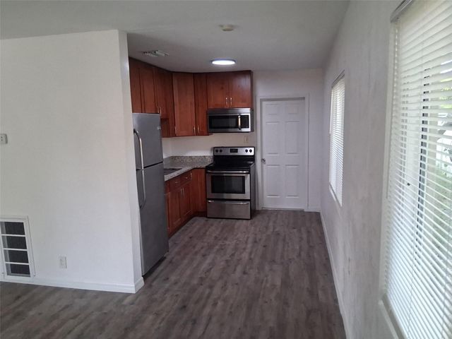 2855 40TH AVENUE N, St Petersburg, FL 33714