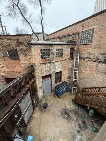 1015 W Belmont Avenue, Chicago, IL 60657