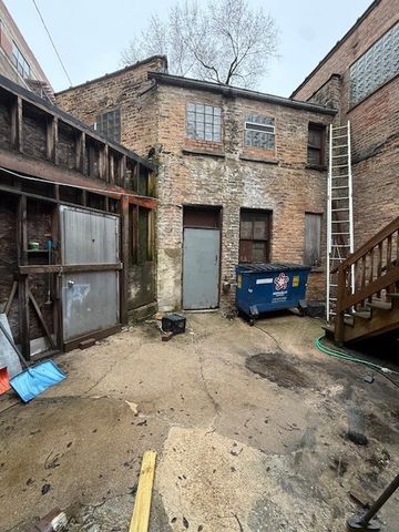 1015 W Belmont Avenue, Chicago, IL 60657