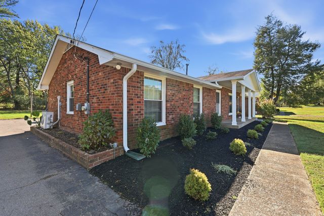 118 Allen Dr, Hendersonville, TN 37075