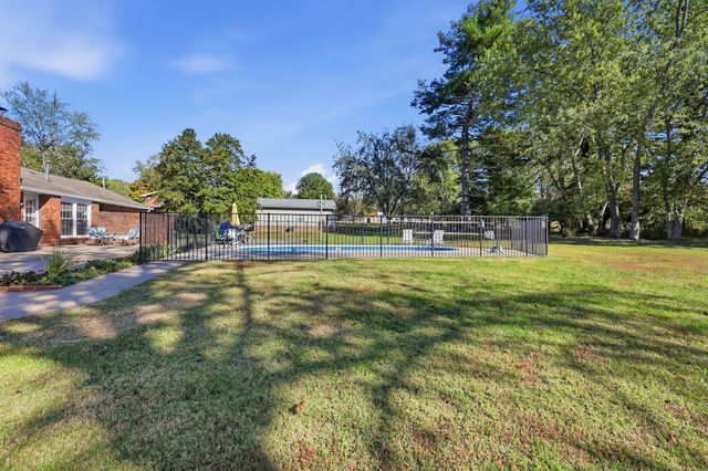 118 Allen Dr, Hendersonville, TN 37075