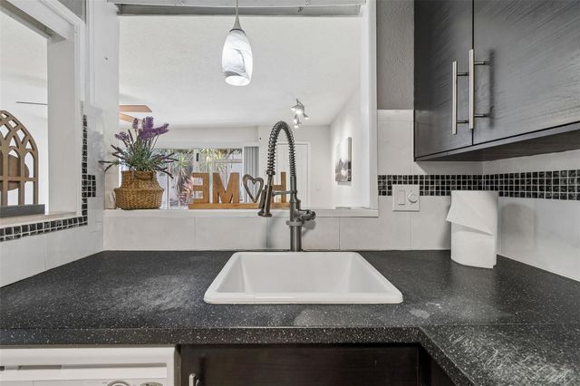3841 S LAKE DRIVE 197, Tampa, FL 33614
