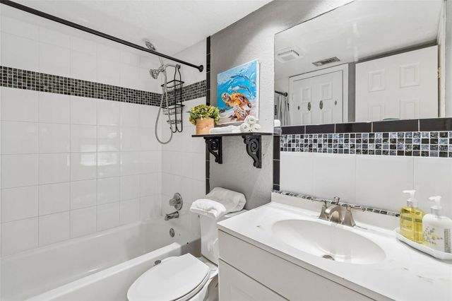 3841 S LAKE DRIVE 197, Tampa, FL 33614