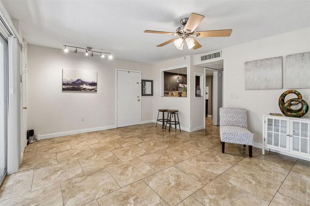 3841 S LAKE DRIVE 197, Tampa, FL 33614