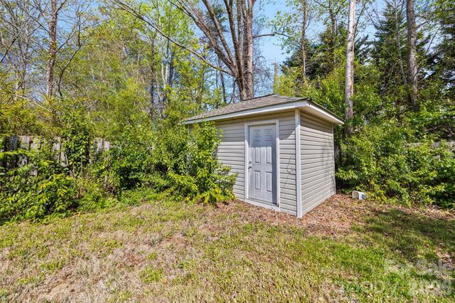 5024 Victoria Avenue, Charlotte, NC 28269