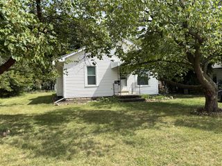 702 S Orange Street, Sturgis, MI 49091