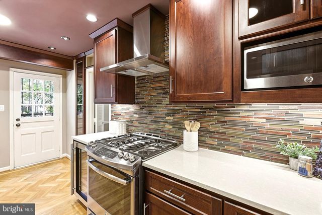 1107 WIMBLEDON DR, Mclean, VA 22101