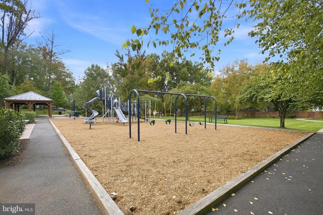 1107 WIMBLEDON DR, Mclean, VA 22101