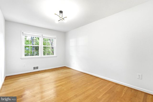 1107 WIMBLEDON DR, Mclean, VA 22101