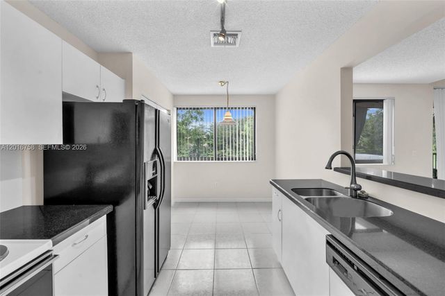 15825 SW 3rd Ct 204, Pembroke Pines, FL 33027