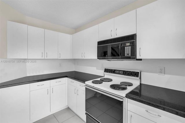 15825 SW 3rd Ct 204, Pembroke Pines, FL 33027