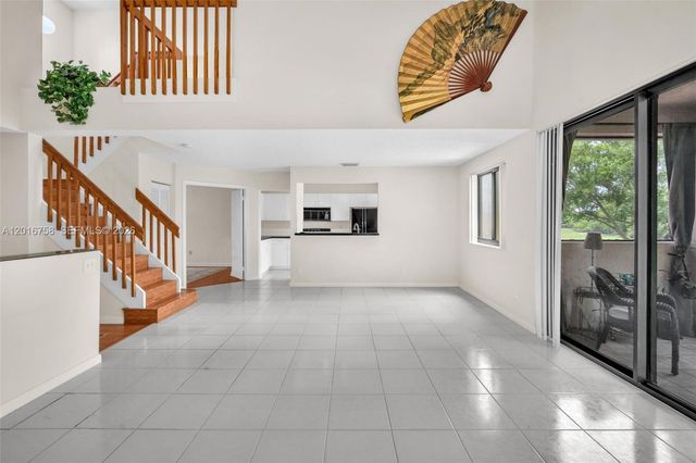 15825 SW 3rd Ct 204, Pembroke Pines, FL 33027