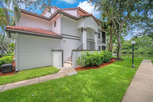 15825 SW 3rd Ct 204, Pembroke Pines, FL 33027