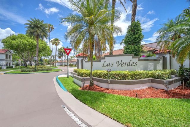 15825 SW 3rd Ct 204, Pembroke Pines, FL 33027