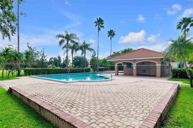 15825 SW 3rd Ct 204, Pembroke Pines, FL 33027