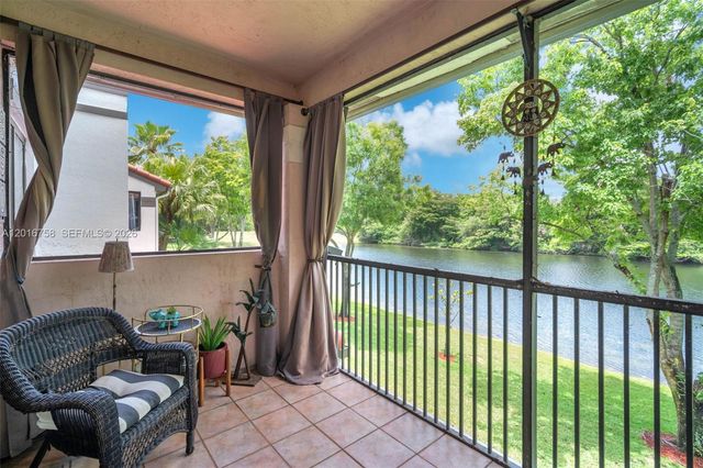 15825 SW 3rd Ct 204, Pembroke Pines, FL 33027