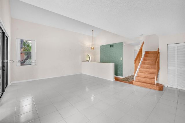 15825 SW 3rd Ct 204, Pembroke Pines, FL 33027