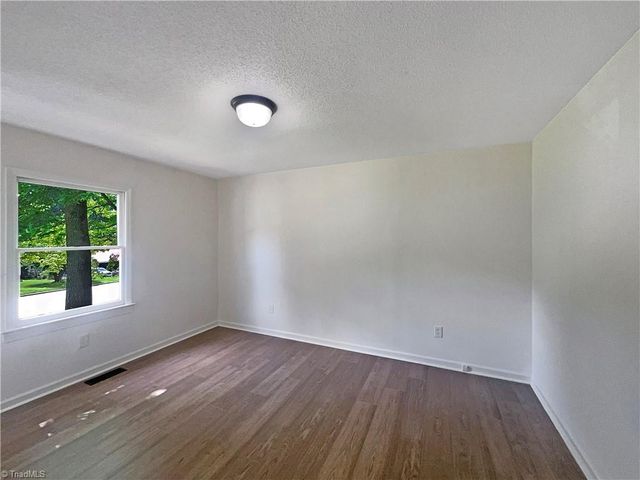 2307 Kingwood Court, High Point, NC 27265