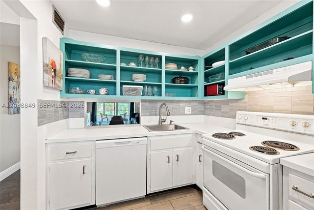 2800 NW 47th Ter 206B, Lauderdale Lakes, FL 33313