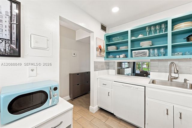 2800 NW 47th Ter 206B, Lauderdale Lakes, FL 33313