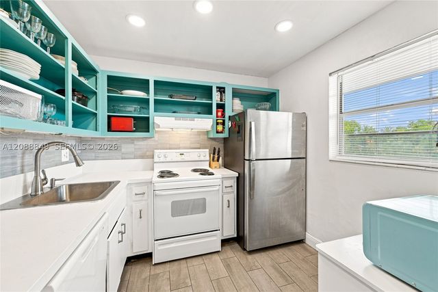 2800 NW 47th Ter 206B, Lauderdale Lakes, FL 33313