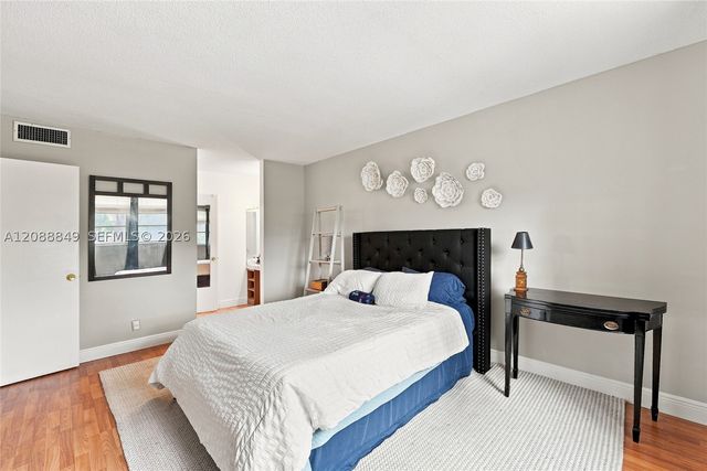 2800 NW 47th Ter 206B, Lauderdale Lakes, FL 33313