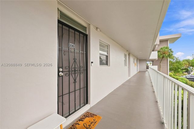 2800 NW 47th Ter 206B, Lauderdale Lakes, FL 33313