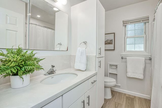 3365 E Ashlan Avenue, Fresno, CA 93726