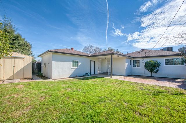 3365 E Ashlan Avenue, Fresno, CA 93726