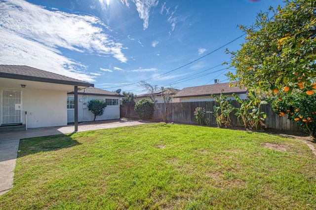 3365 E Ashlan Avenue, Fresno, CA 93726