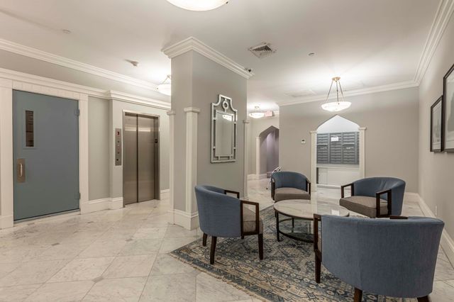 271 Dartmouth St. 2L, Boston, MA 02116