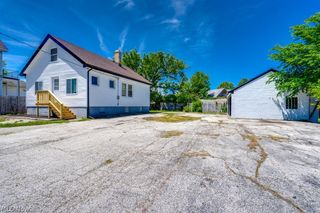 4808 Pearl Road, Cleveland, OH 44109