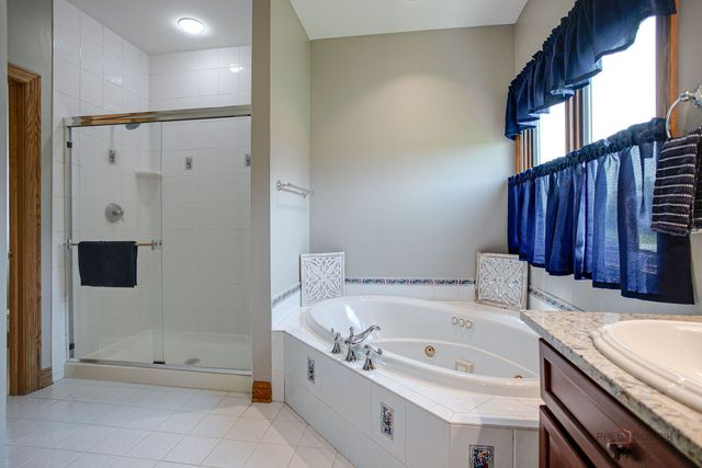 1400 Eagle Ridge Drive, Antioch, IL 60002