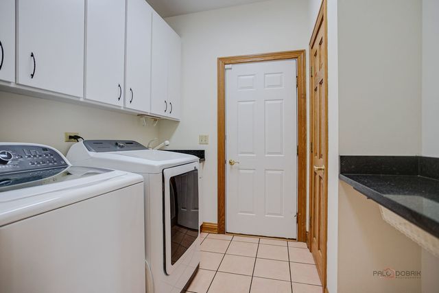 1400 Eagle Ridge Drive, Antioch, IL 60002