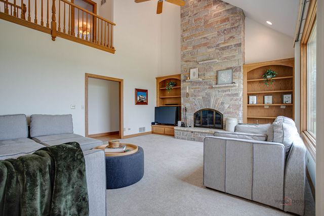 1400 Eagle Ridge Drive, Antioch, IL 60002