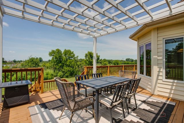 1400 Eagle Ridge Drive, Antioch, IL 60002