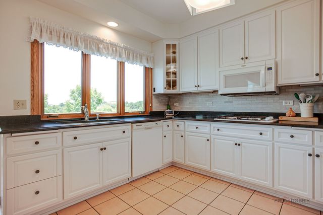 1400 Eagle Ridge Drive, Antioch, IL 60002