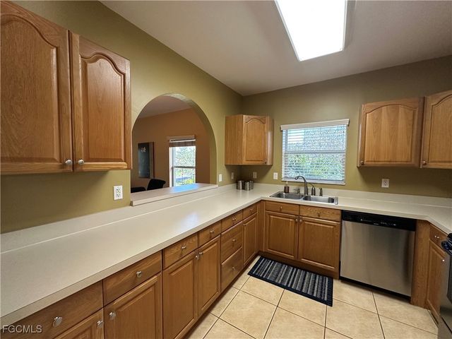 2280 Somerset Ridge DR 204, Lehigh Acres, FL 33973