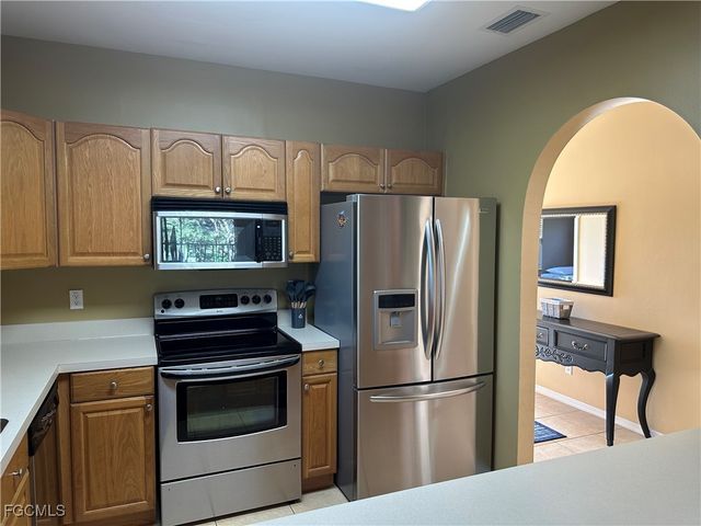 2280 Somerset Ridge DR 204, Lehigh Acres, FL 33973