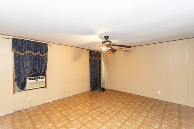 321 Oak Forest Drive, Shepherd, TX 77371