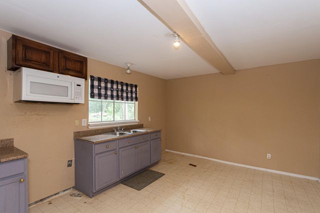 321 Oak Forest Drive, Shepherd, TX 77371