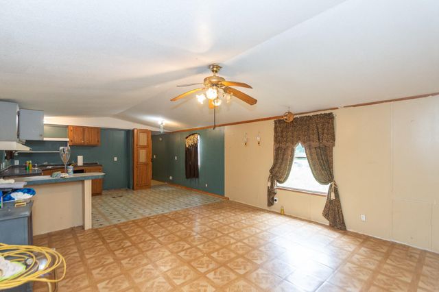 321 Oak Forest Drive, Shepherd, TX 77371