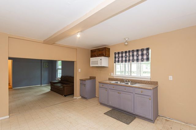 321 Oak Forest Drive, Shepherd, TX 77371