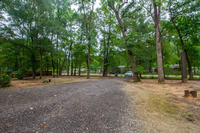321 Oak Forest Drive, Shepherd, TX 77371